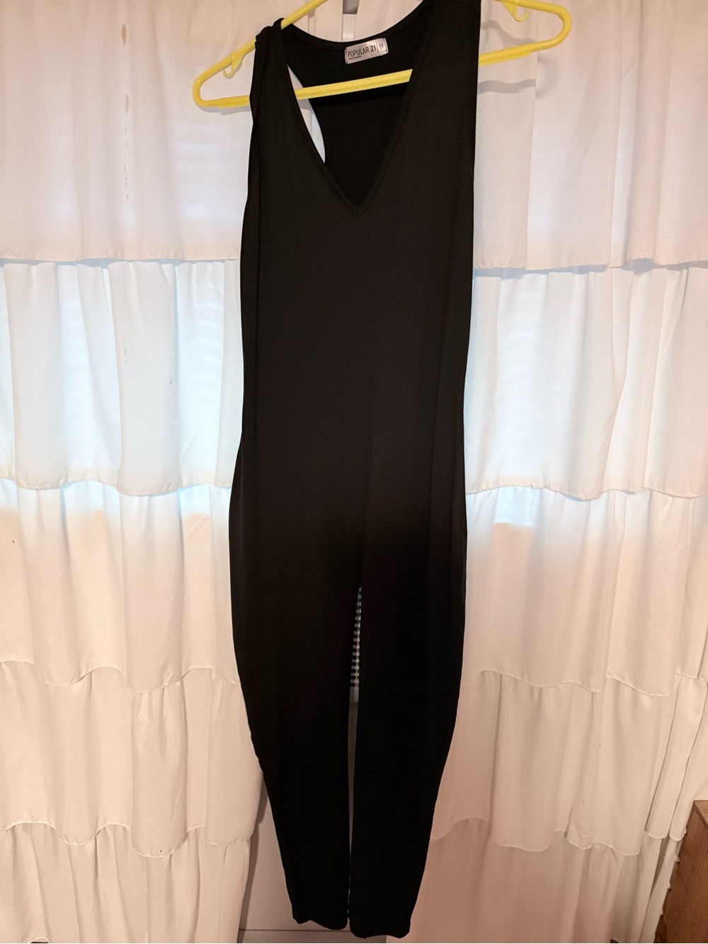 Popular 21 V-Neck Sleeveless Jumpsuit - Black